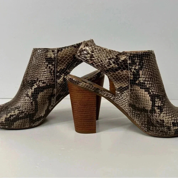 Fergalicious open-toe chunky heel shoe, size 10, faux snakeskin, NEW, Sandals - Picture 7 of 11